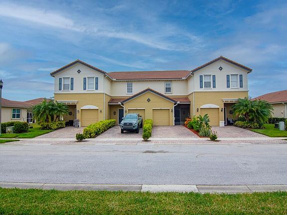 2nd image of 1081 Cheval Drive