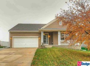 8917 S 66th Ave, Papillion, NE 68133