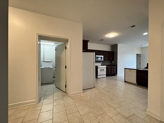 4th image of 3741 Clearwood Ln