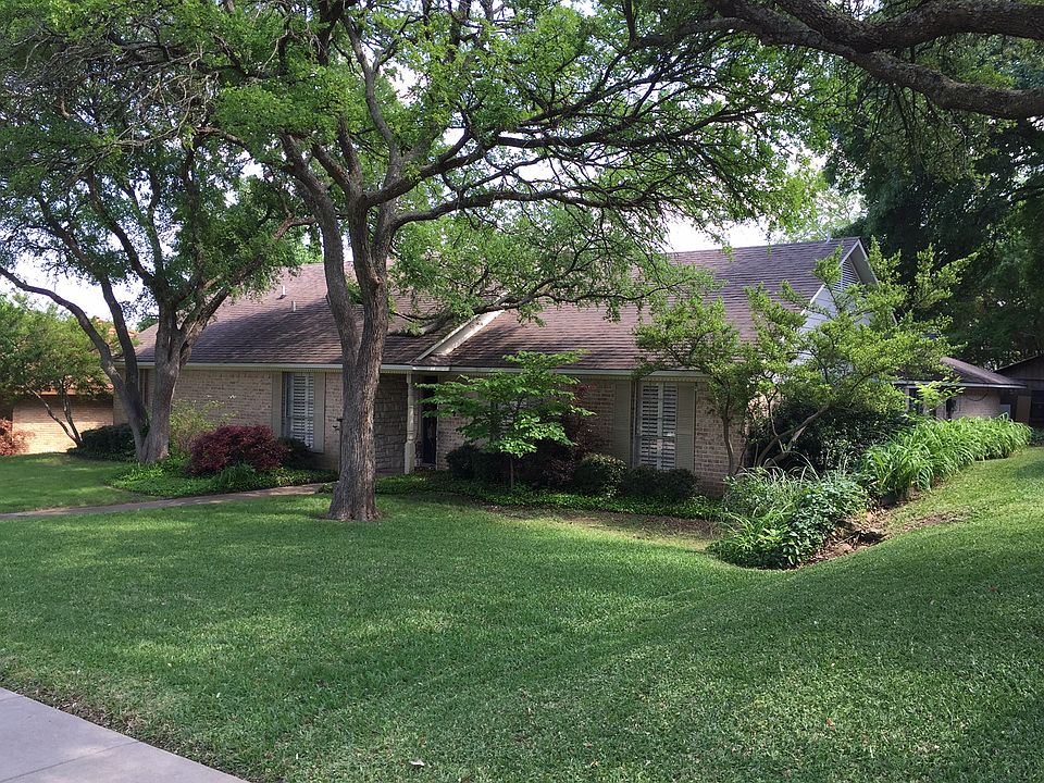 2nd image of 323 Overcreek Dr