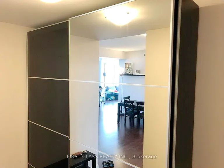 832 Bay St #505 — Photo 16