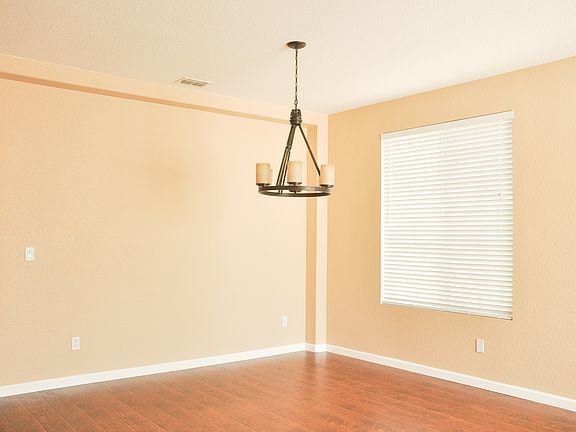 4th image of 524 Pestana Ave