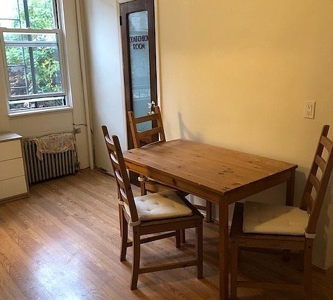 4th image of 158 Bedford Ave APT 2L