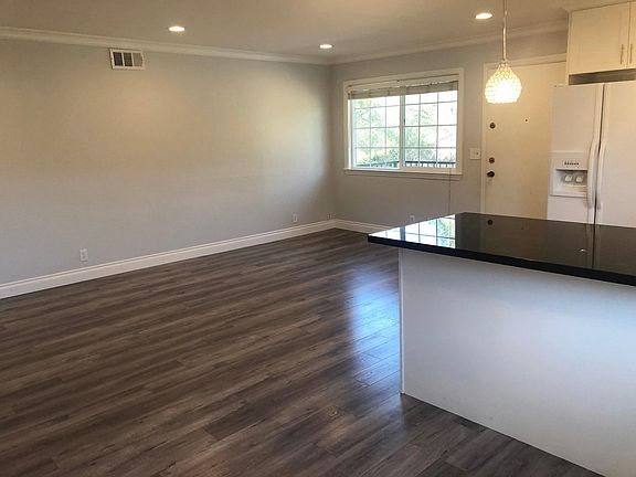 4th image of 2515 Dillion Ct APT 4