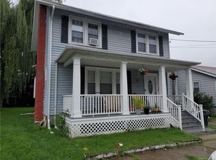 13 Chestnut St, Newburgh, NY 12550