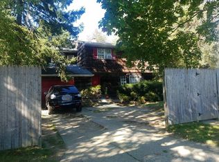 1039 Commack Rd, Dix Hills, NY 11746