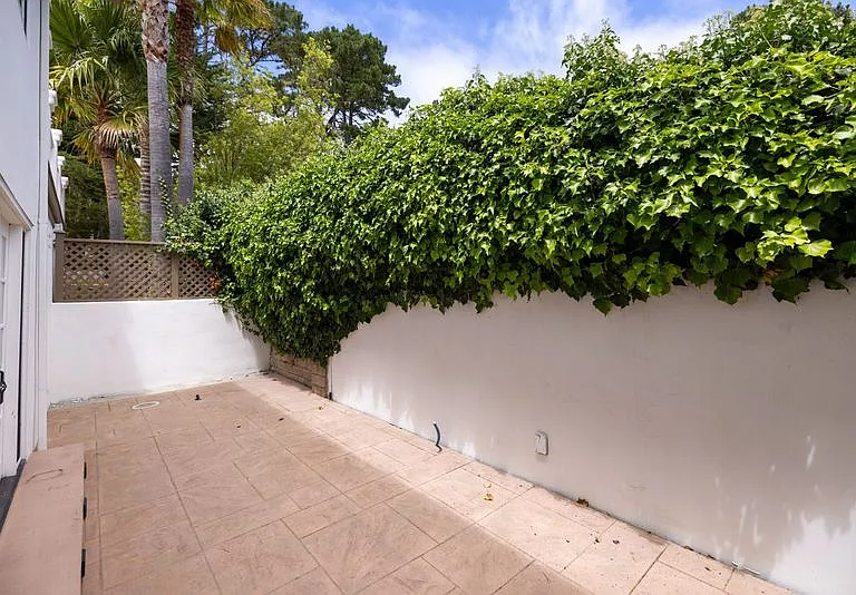 8 Shepherds Pl — Photo 59