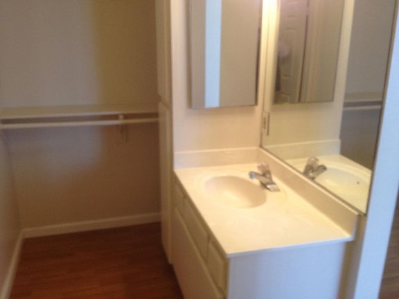 5th image of 11948 Hart St #227
