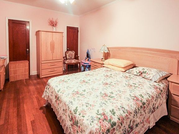 5th image of 32-33 43rd St #2