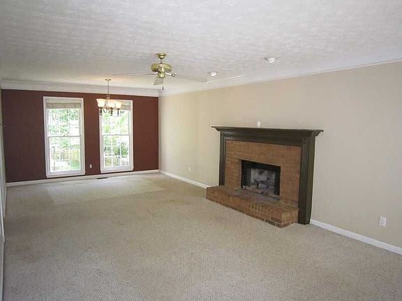 4th image of 1225 Wheatfield Dr
