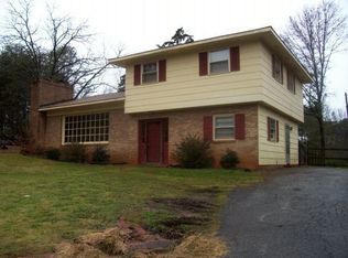 104 Laverne Ct, Central, SC 29630