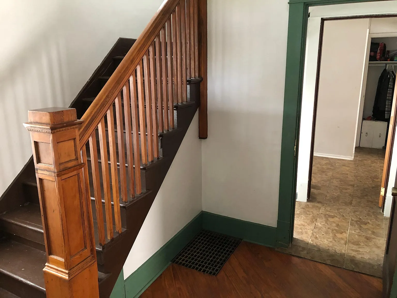 4 bed, 2200 sqft, $2,600 — Photo 2