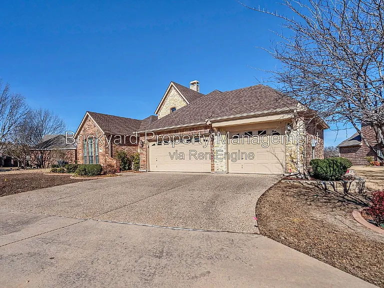 350 Pine Valley Dr — Photo 5