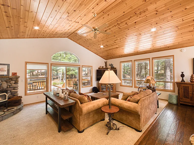 11325 Sitzmark Way — Photo 4
