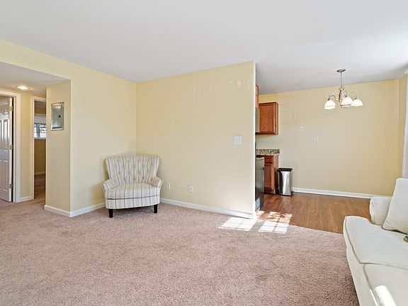 3rd image of 114 Middletown Sq