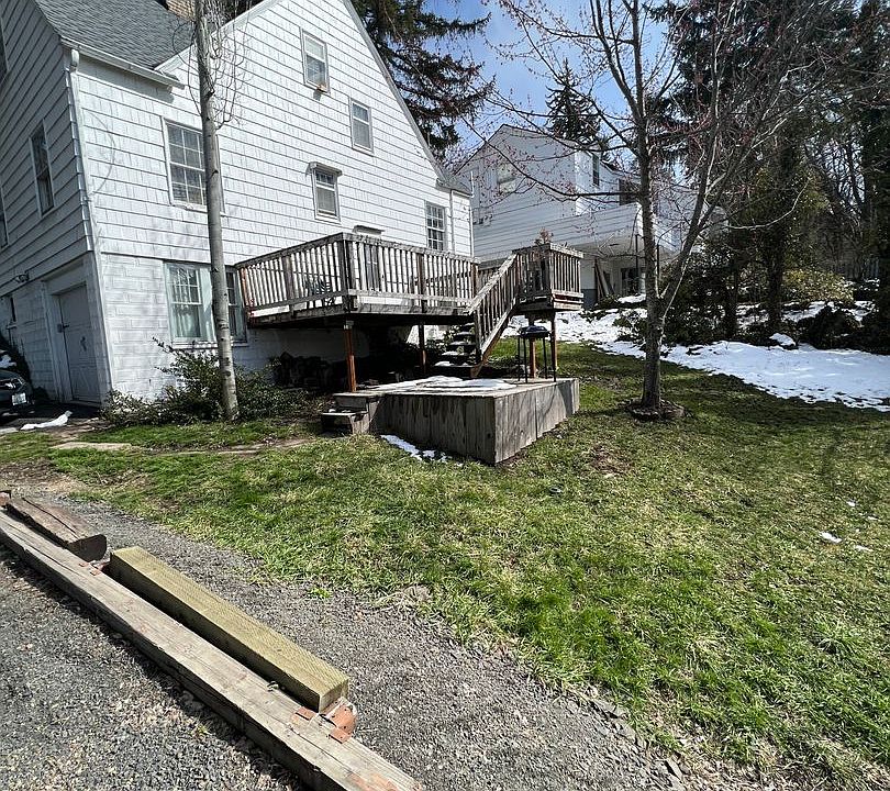 2nd image of 1065 NE Indiana St