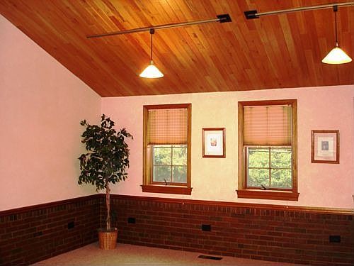 Maple Ln - Family Rm