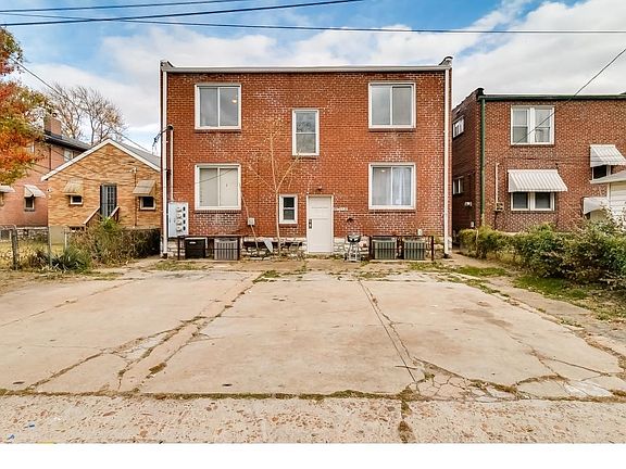 3rd image of 4051 Giles Ave