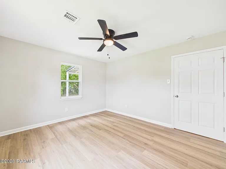 908 Saint Charles St — Photo 20