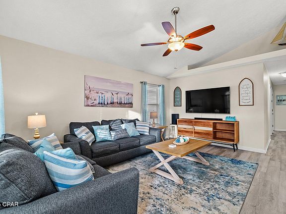 5th image of 212 Seahorse Way