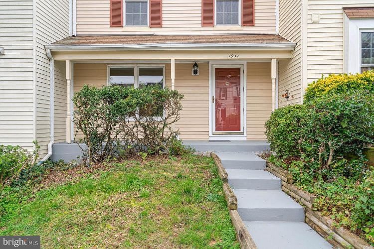 1st image of 1941 Pohick Creek Ct