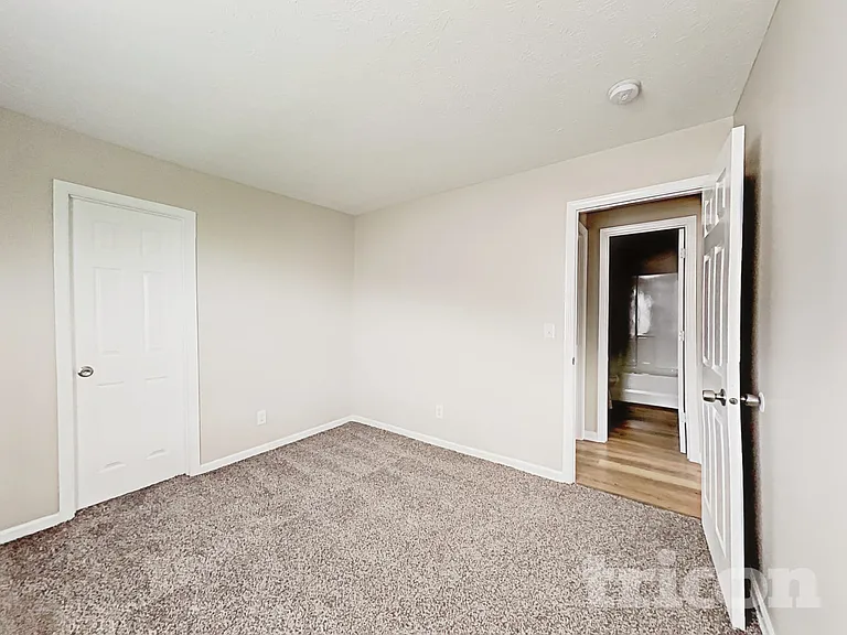 1270 Sherwood Dr — Photo 13