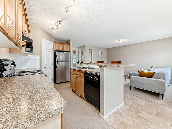 5th image of 136 S Everglen Rd SW