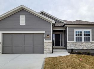 22101 W 97th St, Lenexa, KS 66220