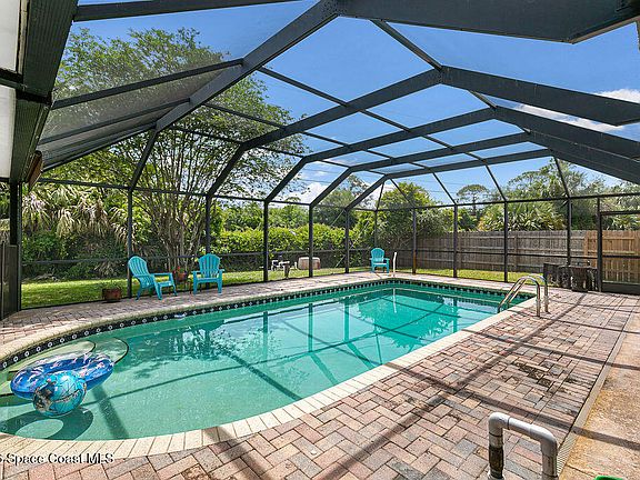 5th image of 3033 Devon Ct