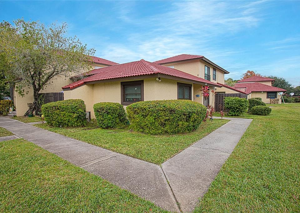 1st image of 407 Hunter Cir