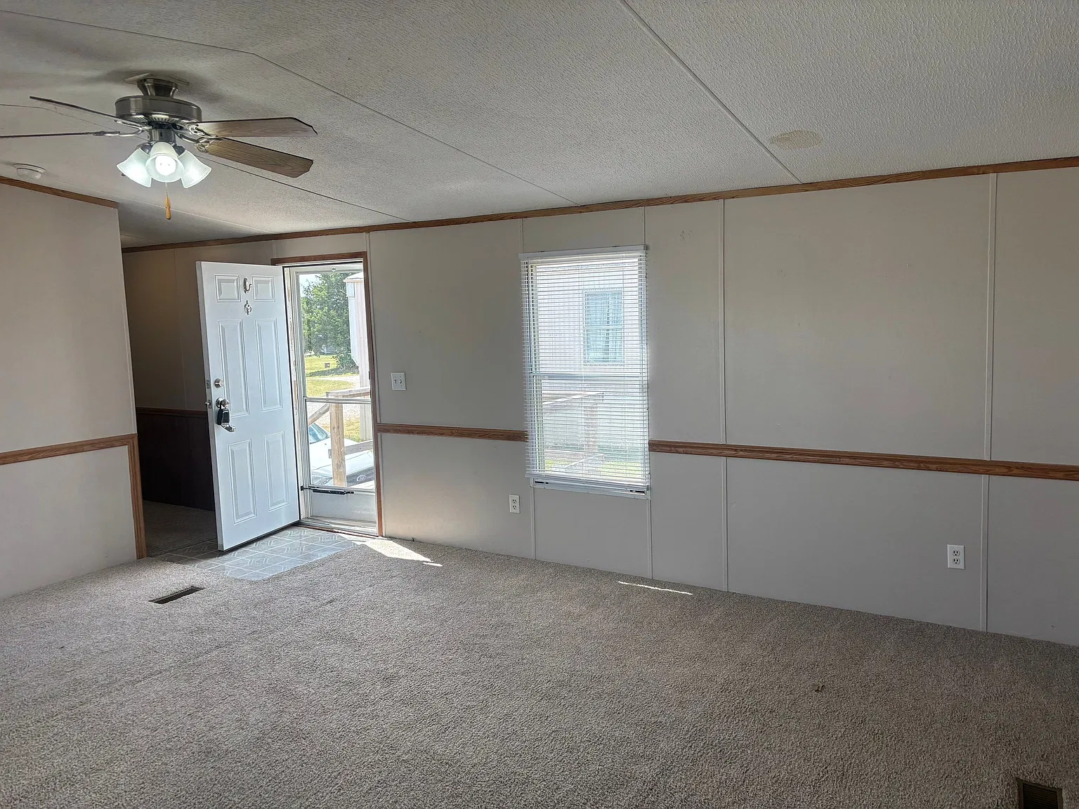 3 bed, 1280 sqft, $1,150 — Photo 2