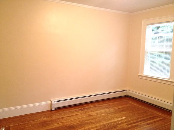 4th image of 204 Alden Ave APT 1