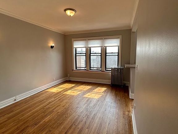 2nd image of 3551 N Whipple St Unit 2