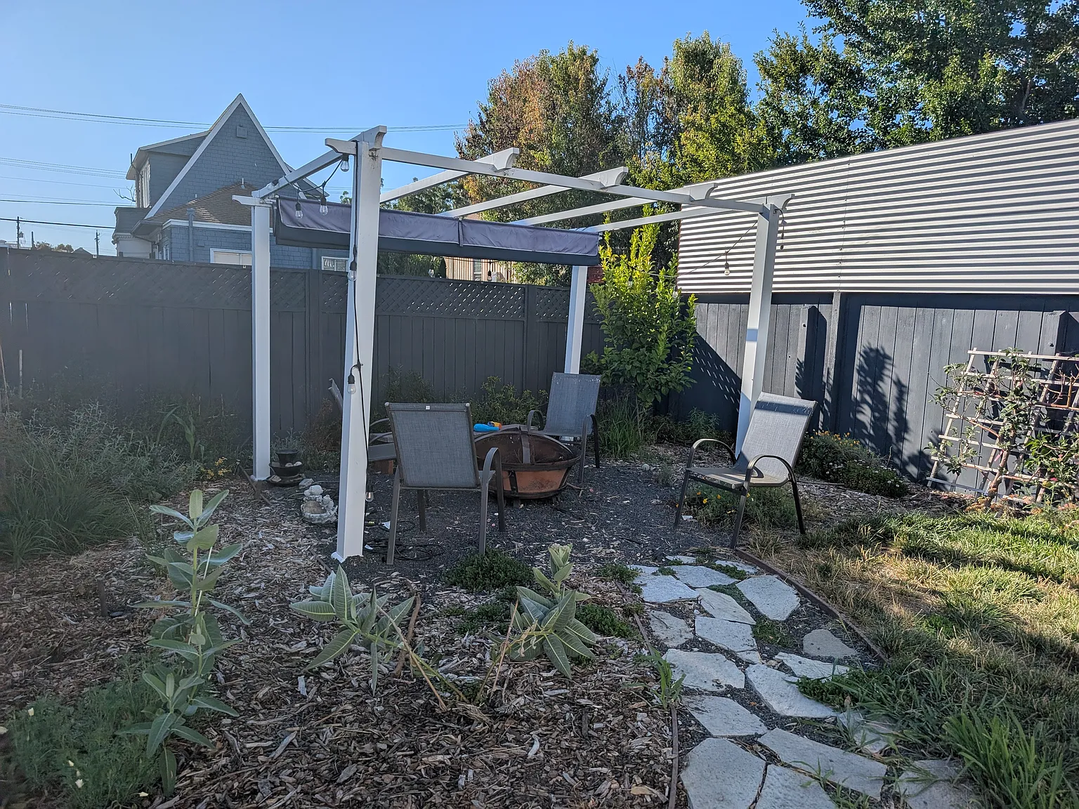 2 bed, 900 sqft, $2,400 — Photo 3