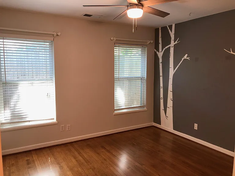 Middle bedroom