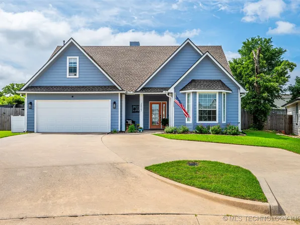 2827 Abbey Dr, Ada, OK 74820