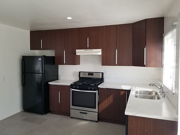 4th image of 1249 N Mansfield Ave APT 5