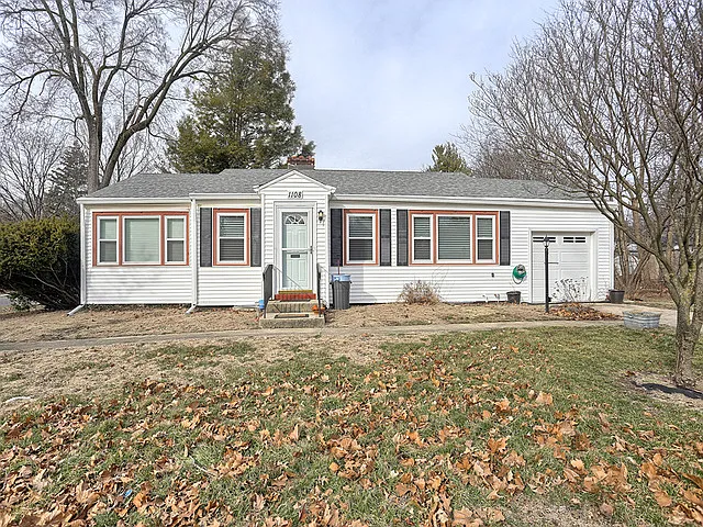 1108 W Springfield Ave photo 1