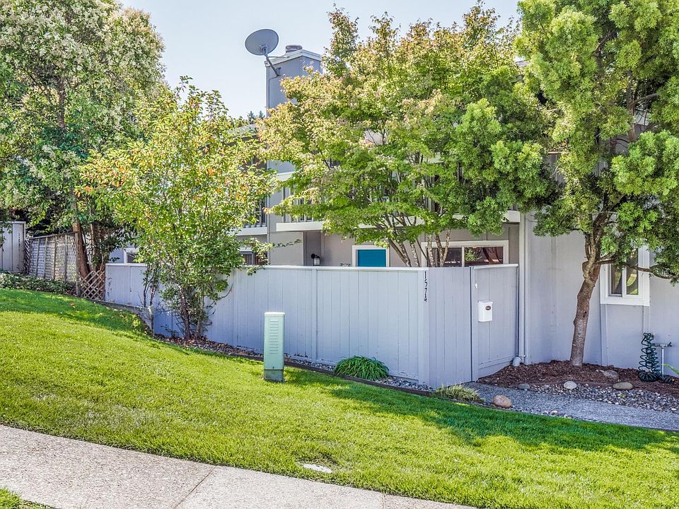 1st image of 1574 Dolphin Dr