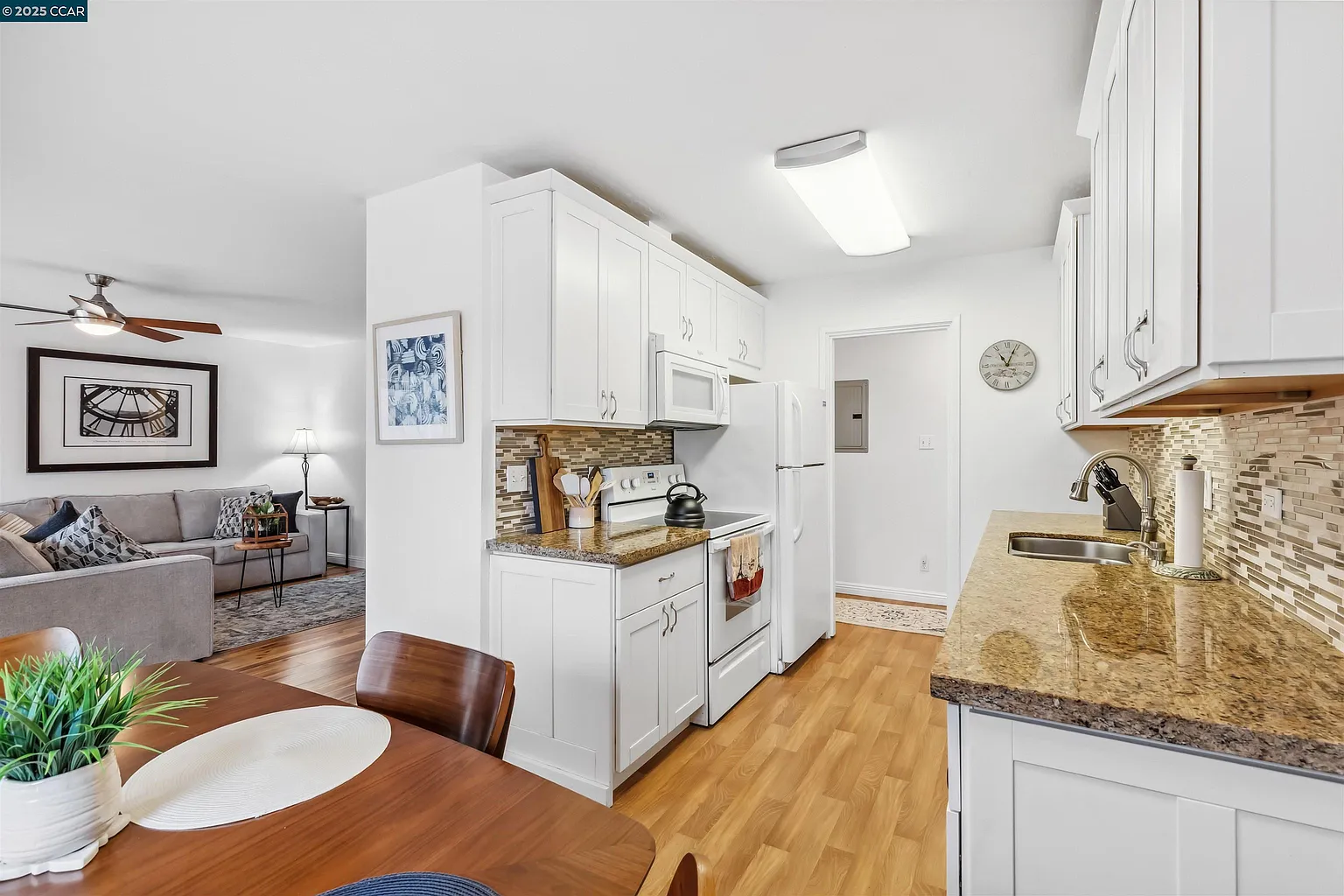 2180 Geary Rd APT 4 photo 1