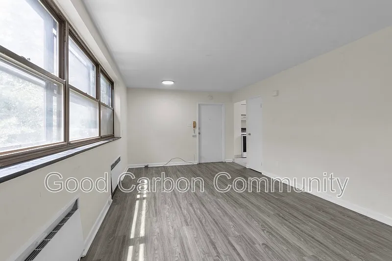 1 bed, 1.0 bath, $1,175 — Photo 2