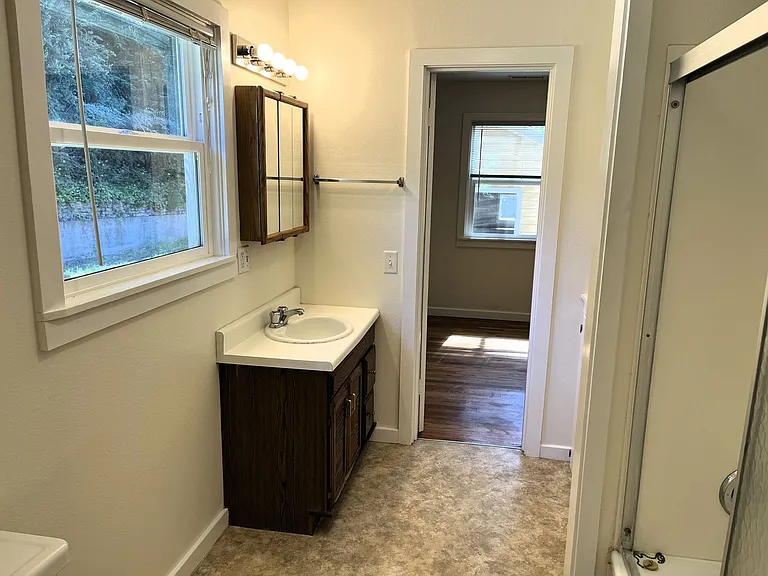 488 Sea Ave — Photo 19