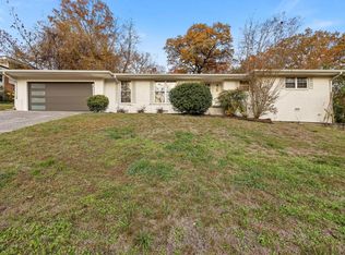 1005 Meadow Lake Rd, Chattanooga, TN 37415