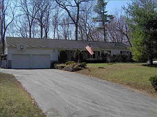 5th image of 25 Glenwood Dr
