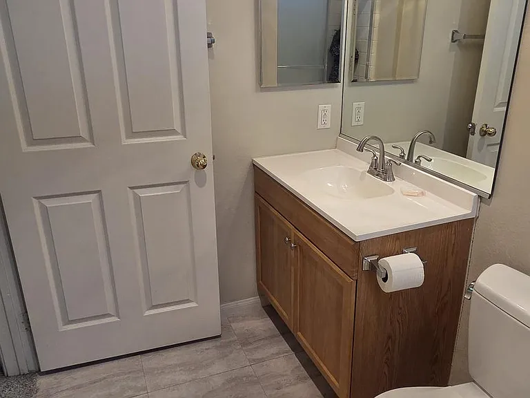 4501 Cedros Ave #237 — Photo 12