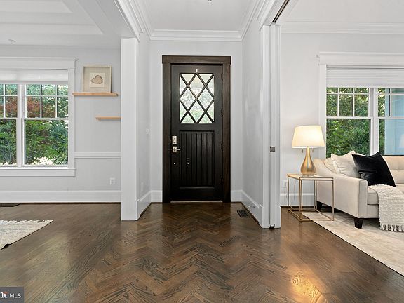 4th image of 5304 Dorsett Pl NW