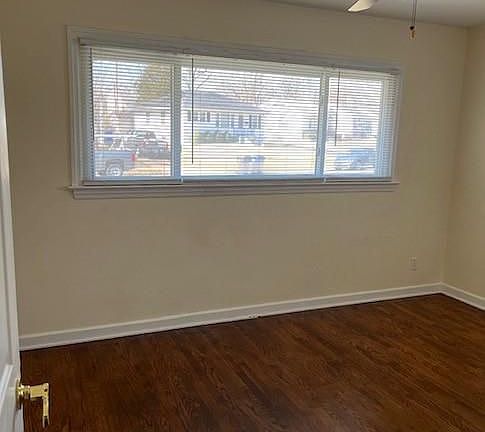 4th image of 310 De Smet Dr