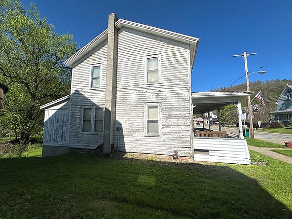 3rd image of 184 Main St
