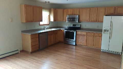 2nd image of 33 Beatty Ln