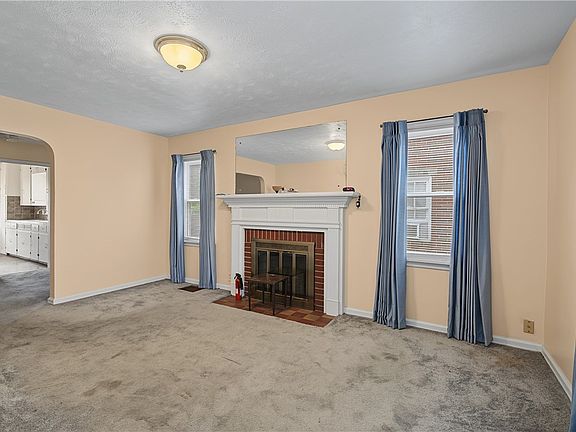 4th image of 410 Leland Ave